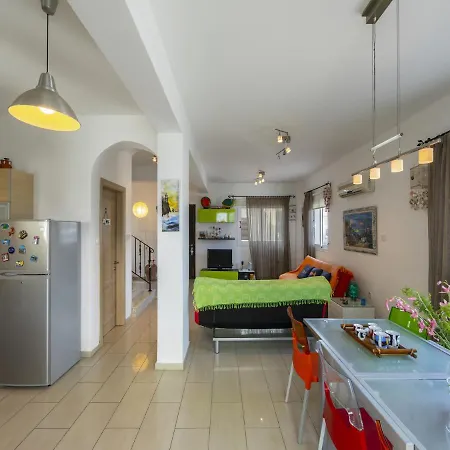 Imagine And Your Family Renting Luxury Minutes From The Beach, Protaras 1501 빌라 파라림니