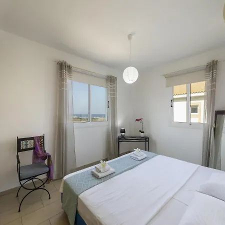 Imagine And Your Family Renting Luxury Minutes From The Beach, Protaras 1501 빌라 *