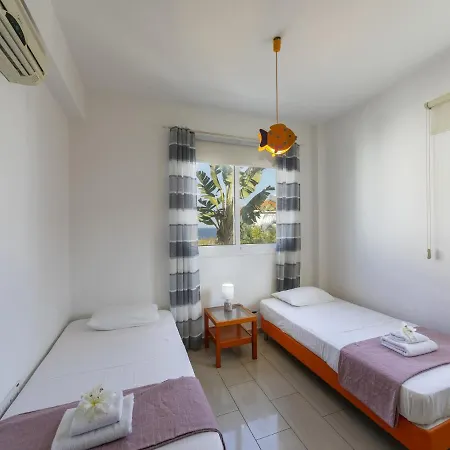 Imagine And Your Family Renting Luxury Minutes From The Beach, Protaras 1501 파라림니