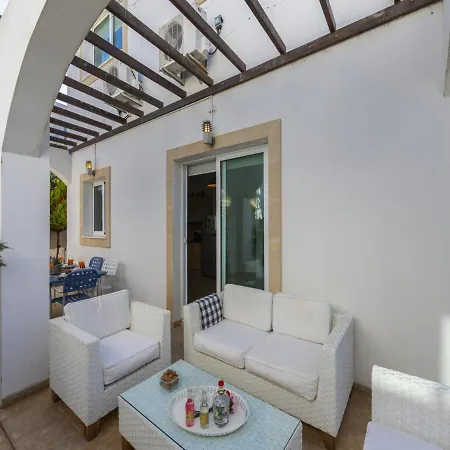 Imagine And Your Family Renting Luxury Minutes From The Beach, Protaras 1501 빌라